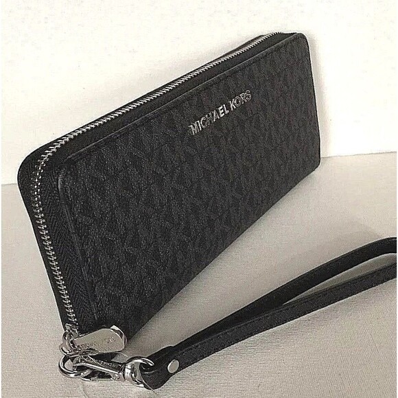 New Michael Kors Jet Set Large Travel Continental wallet PVC Black with Silver - Picture 2 of 7